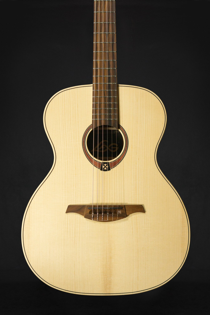 Lag classical guitar hotsell