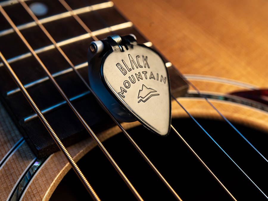 Black Mountain Spring Action Thumb Pick (Medium)