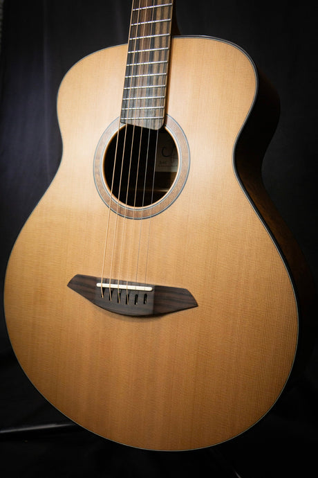 JKM Empire 485 Masterbuilt Acoustic Guitar (Western Red Cedar & Pomelle Sapele) - Acoustic Guitars - JKM